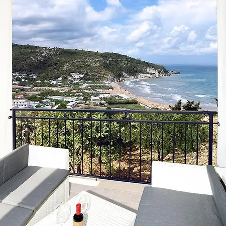 The Stunning Couette-café 4*