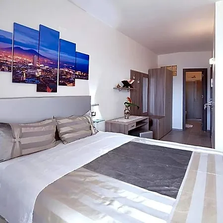 The Stunning 4*