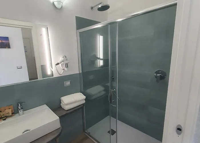 לינה וארוחת בוקר The Stunning 4*