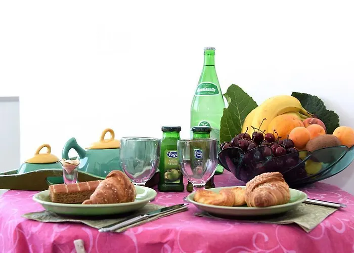 לינה וארוחת בוקר The Stunning 4*