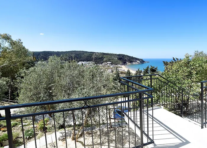 The Stunning לינה וארוחת בוקר